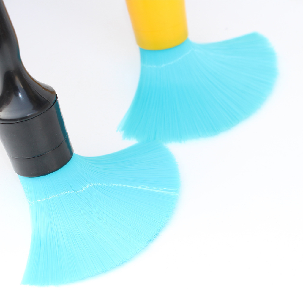 汽車硬毛黃色發(fā)動機清潔刷與格柵刷 細節(jié)清洗與機械設備租賃的完美結合